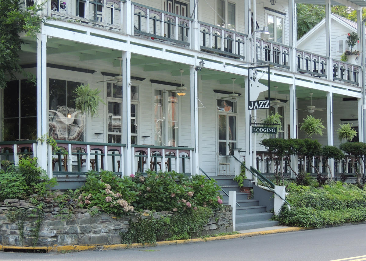 Deer Head Inn Delaware Water Gap, PA 18327