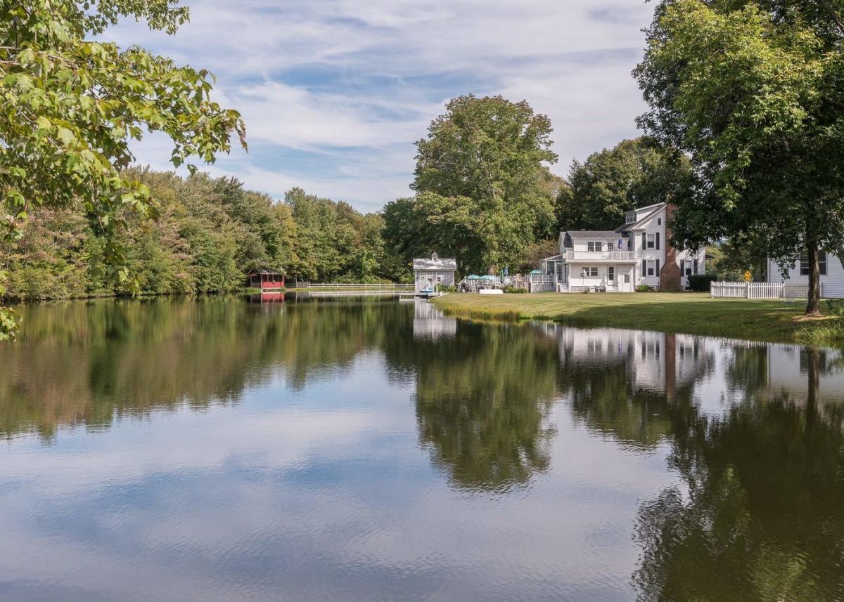 Stone Lake Inn Saylorsburg, PA 18353
