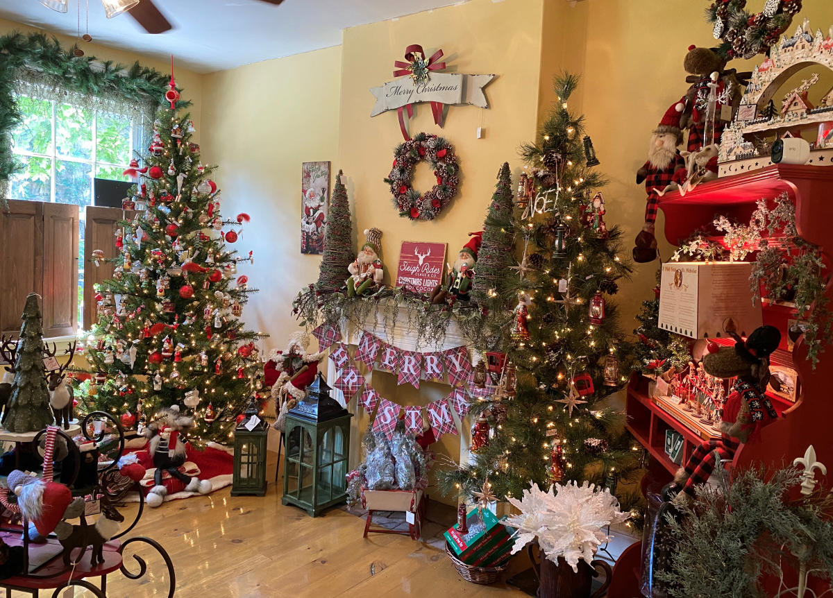 Jingle Bells Christmas Shoppe | Jim Thorpe, PA 18229