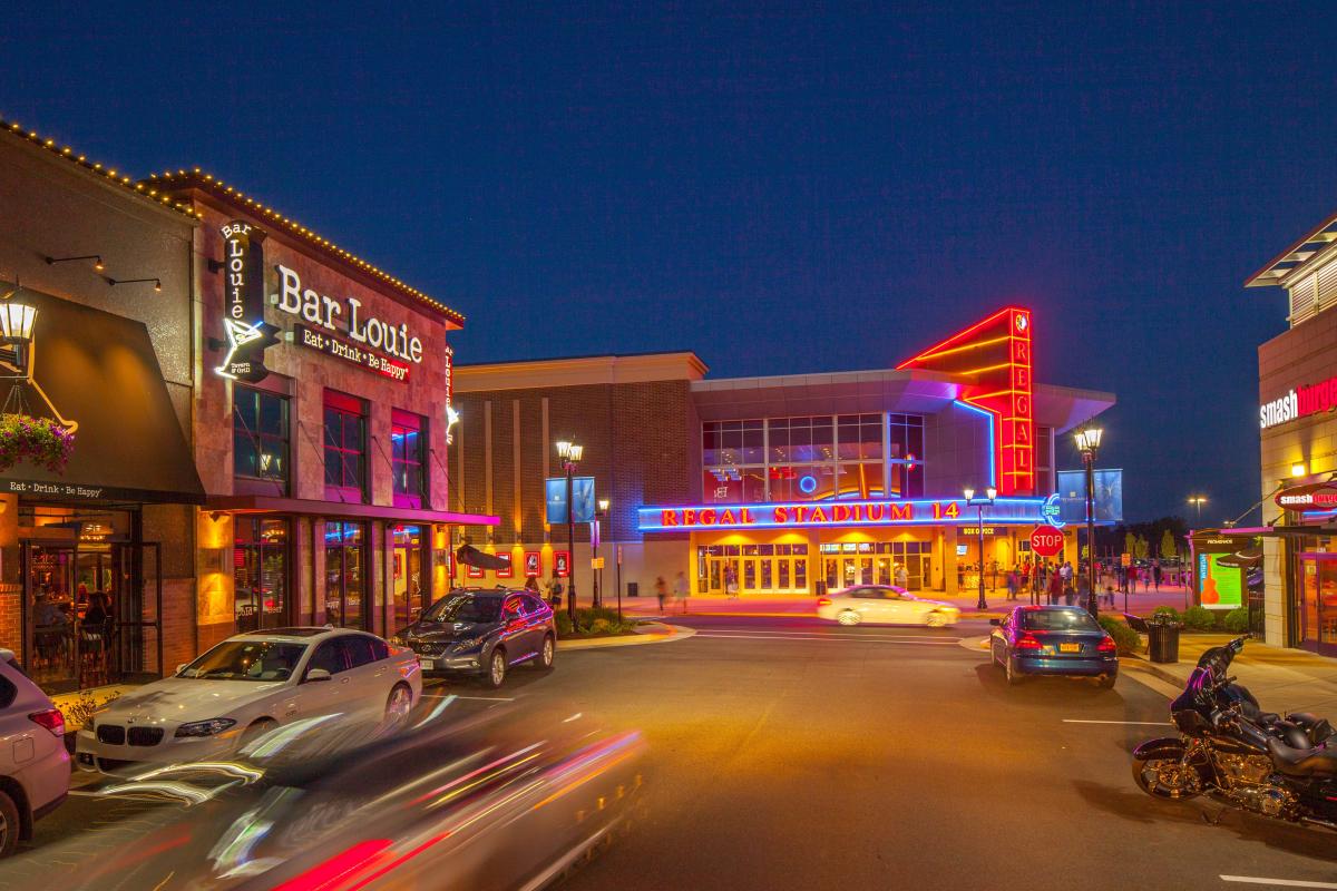 Regal Virginia Gateway Stadium 14 & RPX