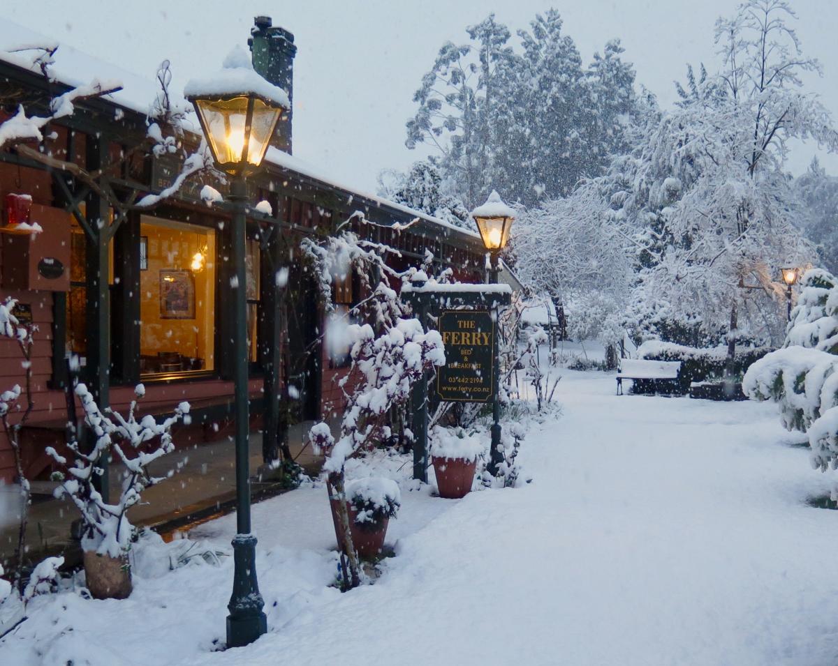 The Old Ferry Hotel B&B | Official Queenstown Website
