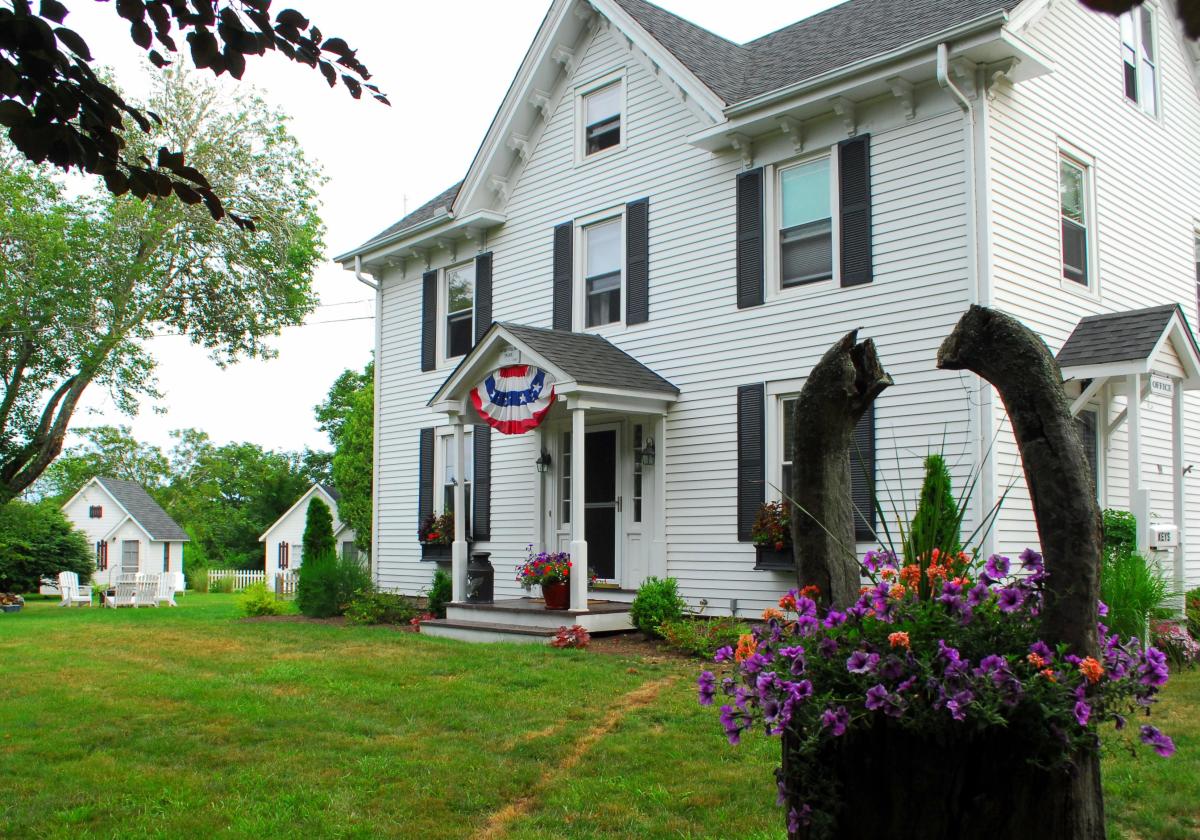 Hathaway's Guest Cottages Charlestown, RI 02813