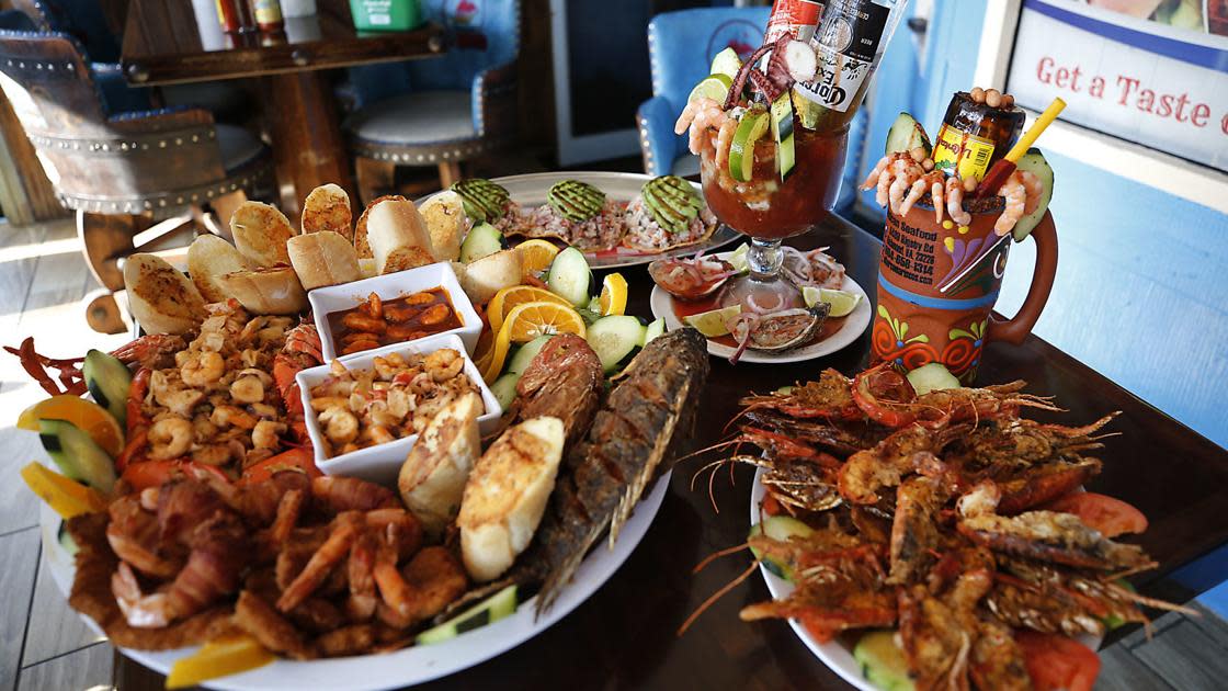 Mariscos EL BARCO (Estilo Nayarita) Sea Food