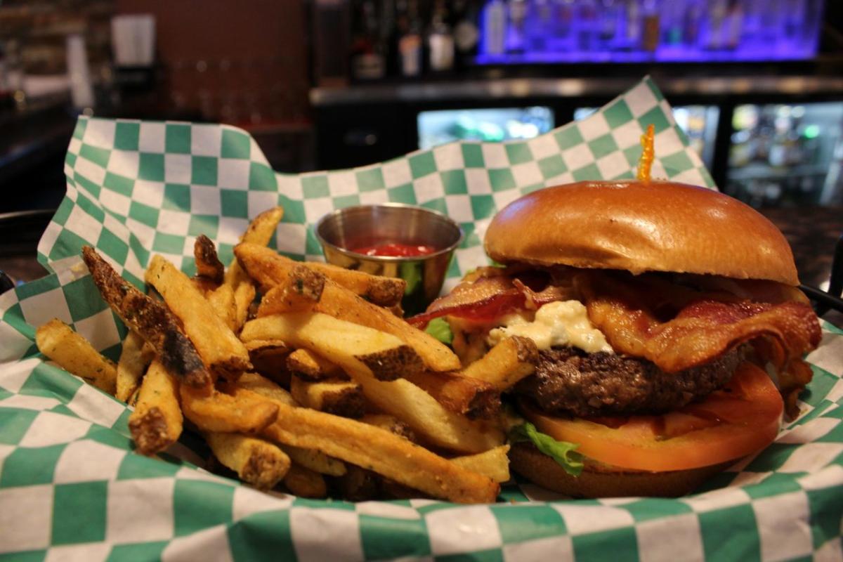 Cb3 Burgers Amp Brews Rochester Mn 55901