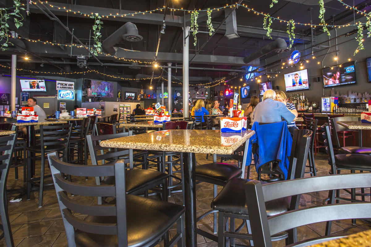 District Bar & Grill