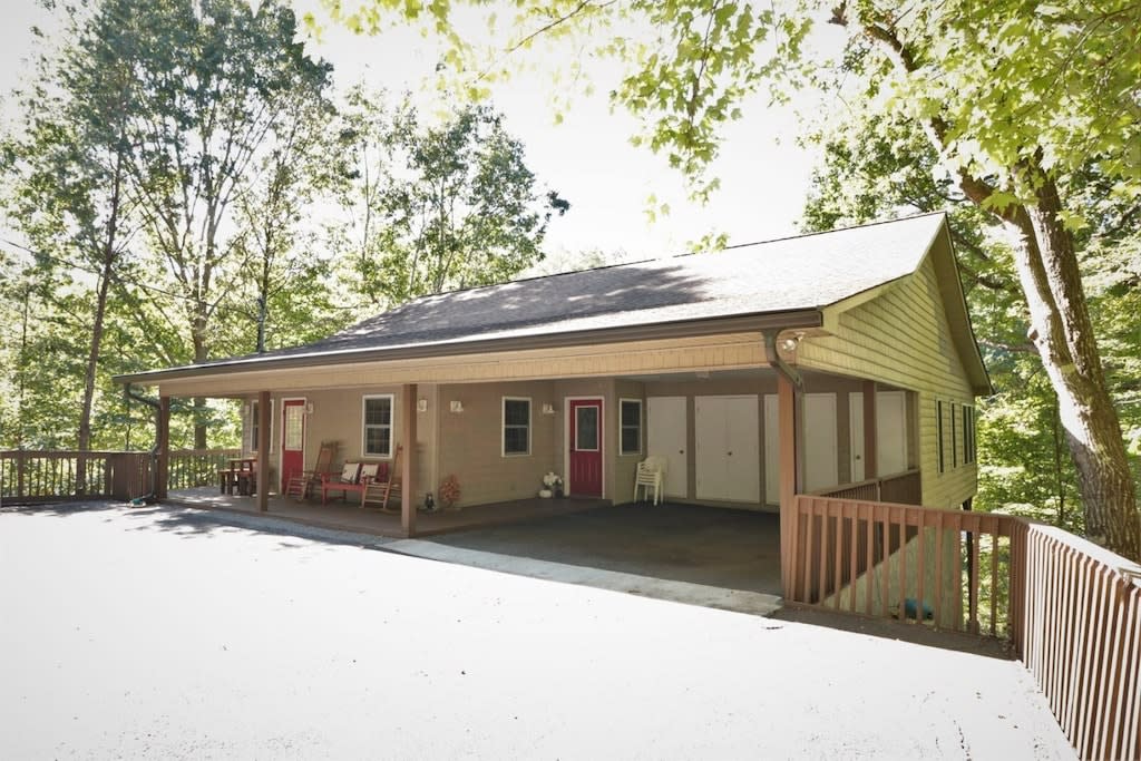 Stiles Lake House by Carolina Properties