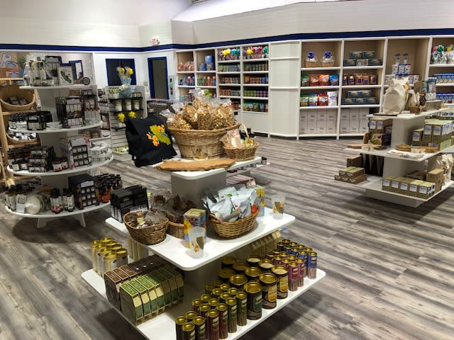Blue Diamond Almonds Nut & Gift Shop | Sacramento, CA 95811