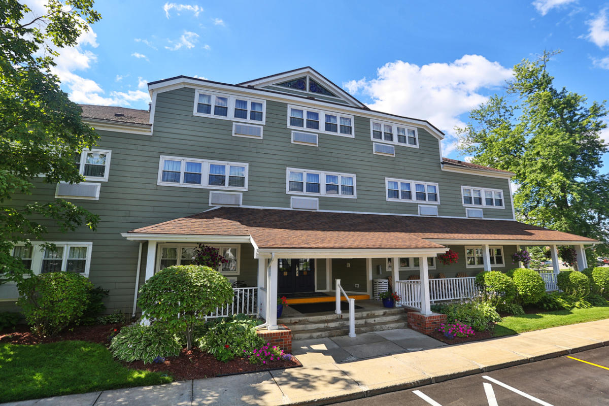 Ivy Court Inn and Suites