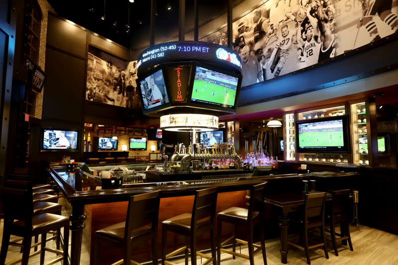 Stadium Sports Bar & Grill