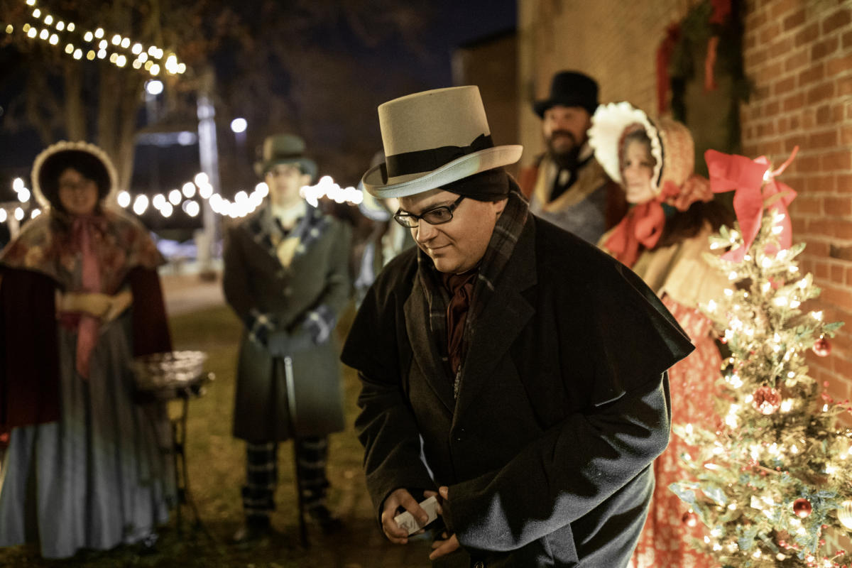 Saint Charles Christmas Traditions® Presents "A Christmas Carol" Stroll