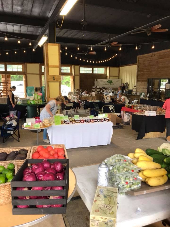 Lafitte Street Market Mandeville, LA 70448