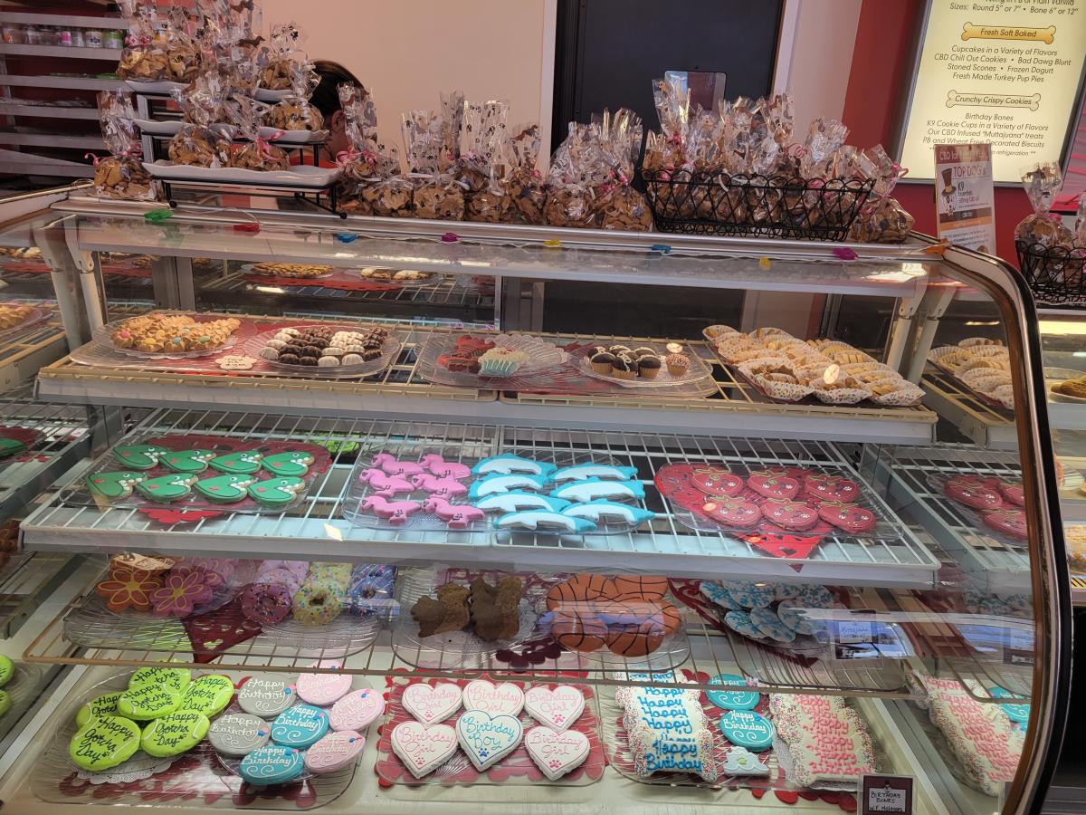 TOP DOG Barkery Bath & Boutique