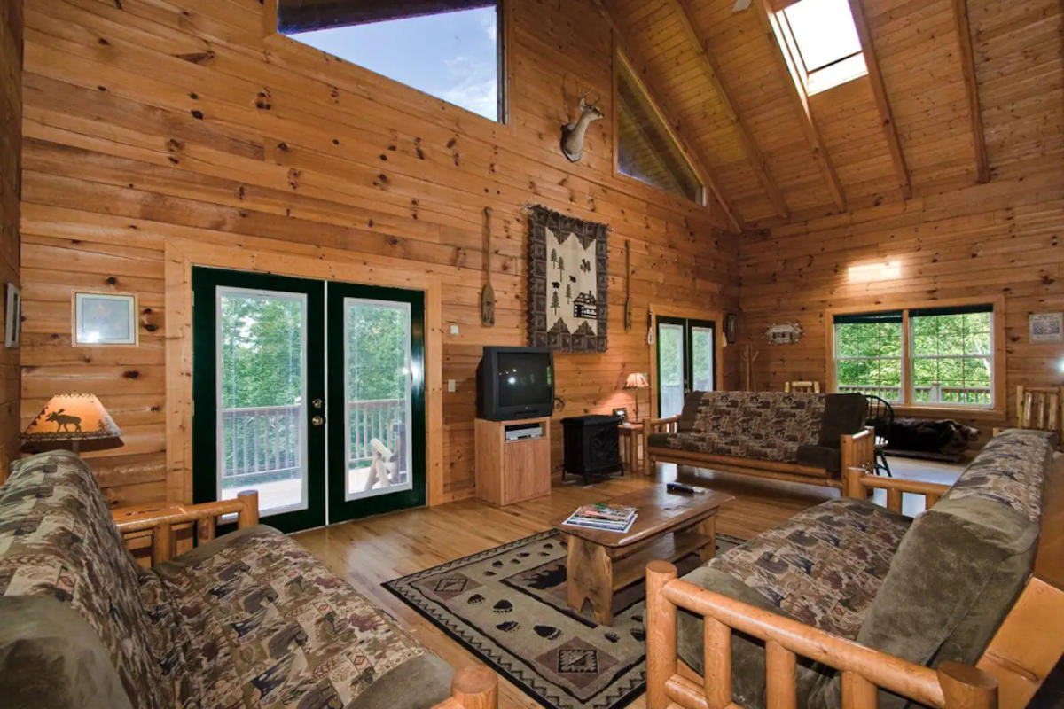 Carolina Mountain Vacations Whistle Stop Lodge
