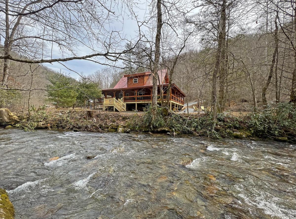 Bryson City Cabin Rentals Bailey's Cabin on the Creek