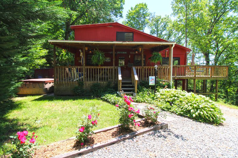 Bryson City Cabin Rentals Field's Treehouse