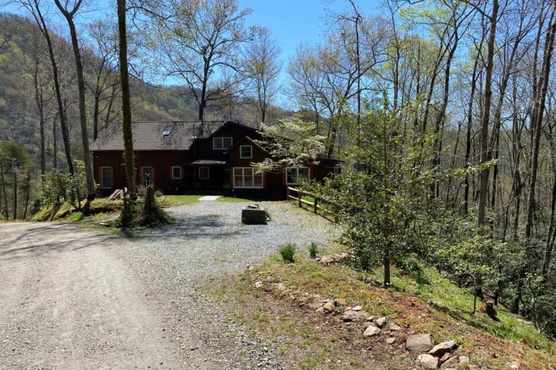 Great Smokys Cabin Rentals Deer Creek Lodge