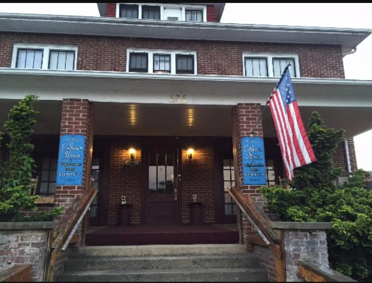 Historic Calhoun House Inn