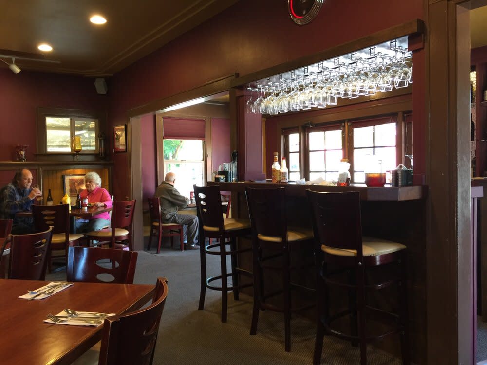 Los Robles Cafe