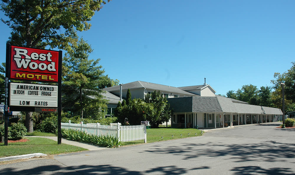 Restwood Motel
