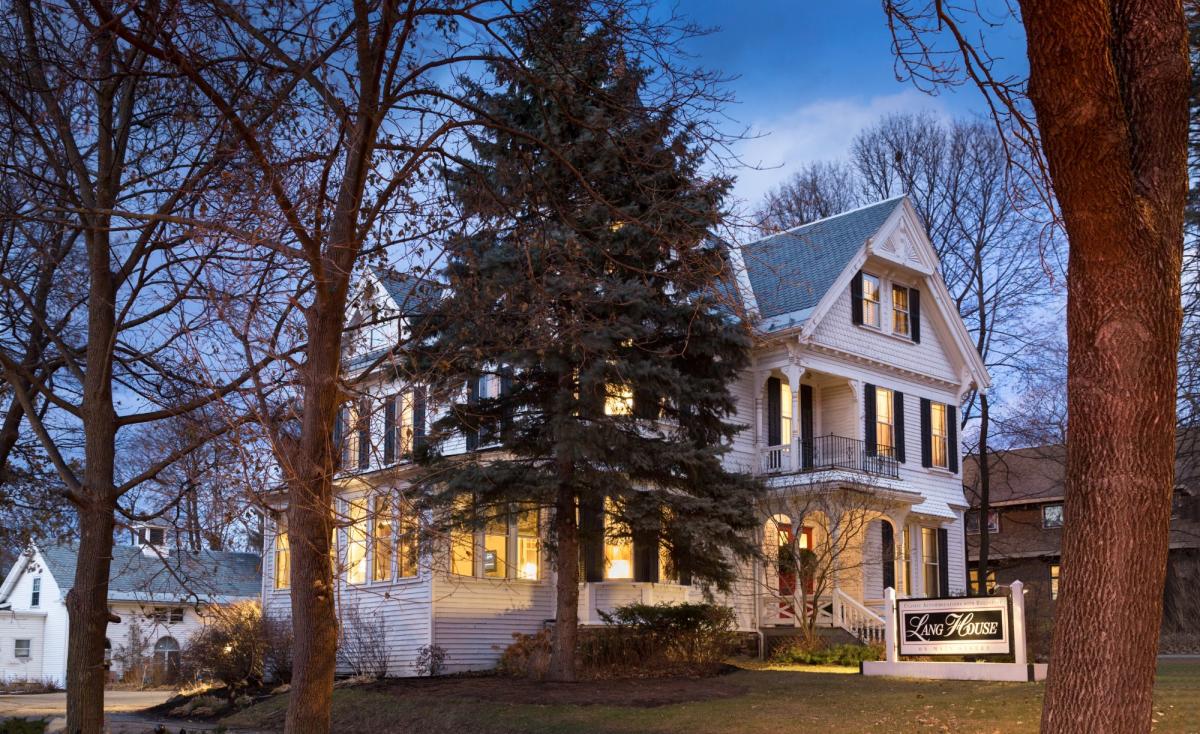 Lang House on Main Street Bed and Breakfast