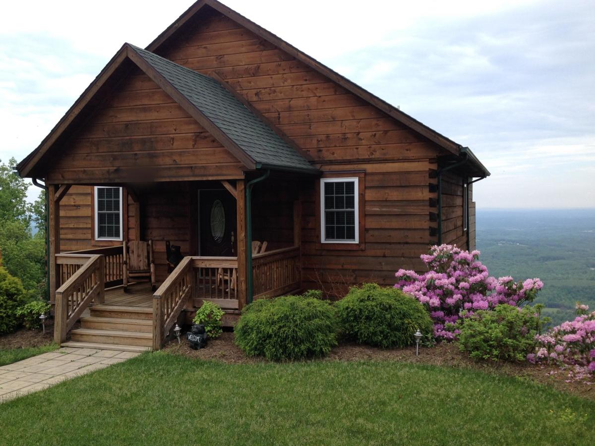 Pilot's Perch A Mountain Log Cabin in Fancy Gap, VA With Panoramic