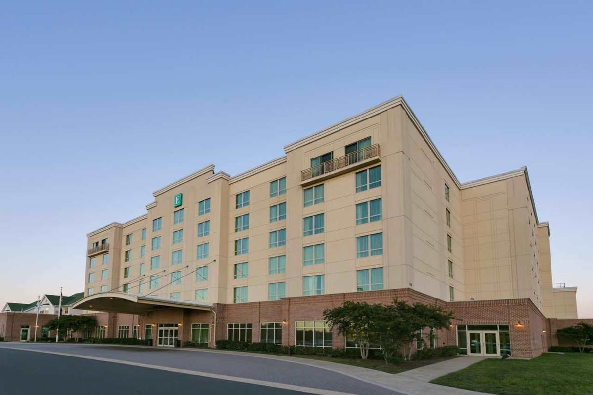 Embassy Suites Dulles North Hotel