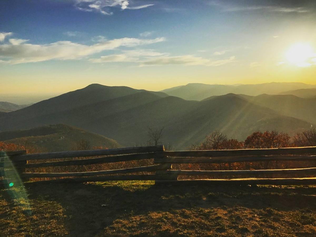 Summer's End Cabin Jam at Wintergreen Resort