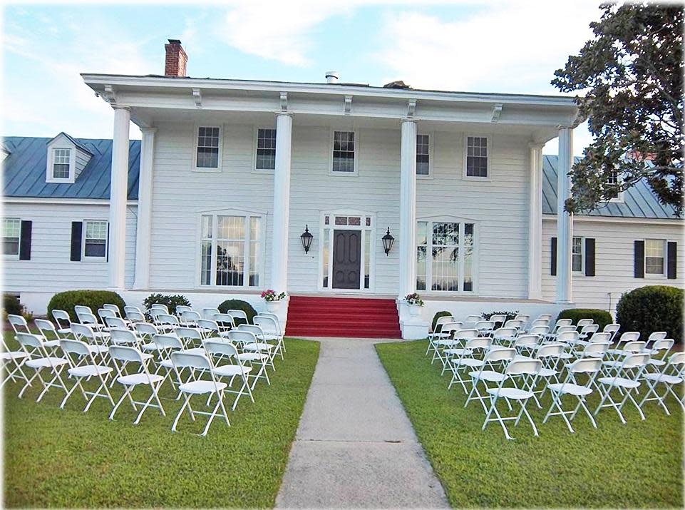 Bud's Inn at the Chester Plantation