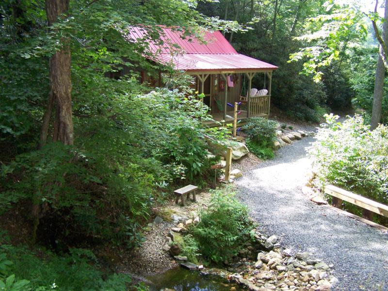 doe-run-lodging-at-groundhog-mountain