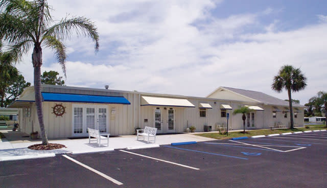 Escape to Paradise: Your Guide to Lake San Marino RV Resort in Florida