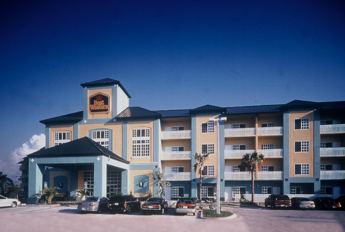 Best Western Naples Plaza Hotel – Convenient Accommodation in Naples