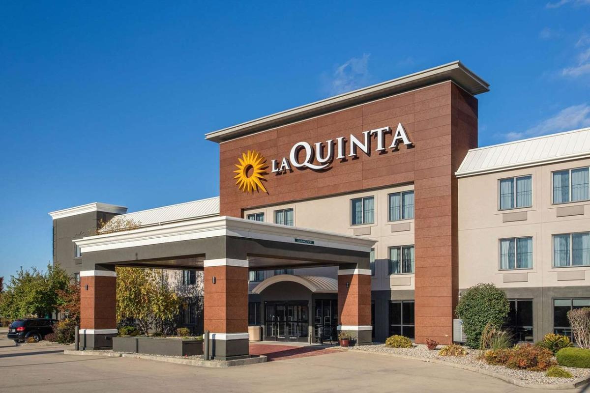La Quinta Inn & Suites