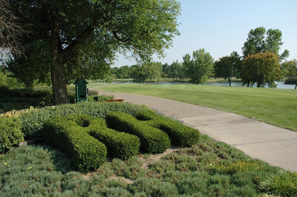 Rolling Hills Country Club