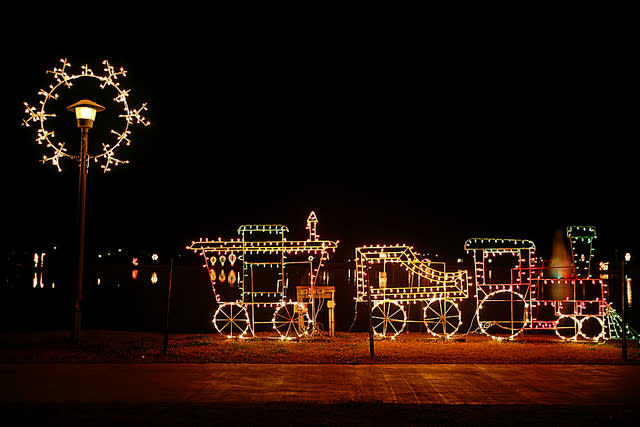 30th Anniversary Island Of Lights Lighting At The Lake