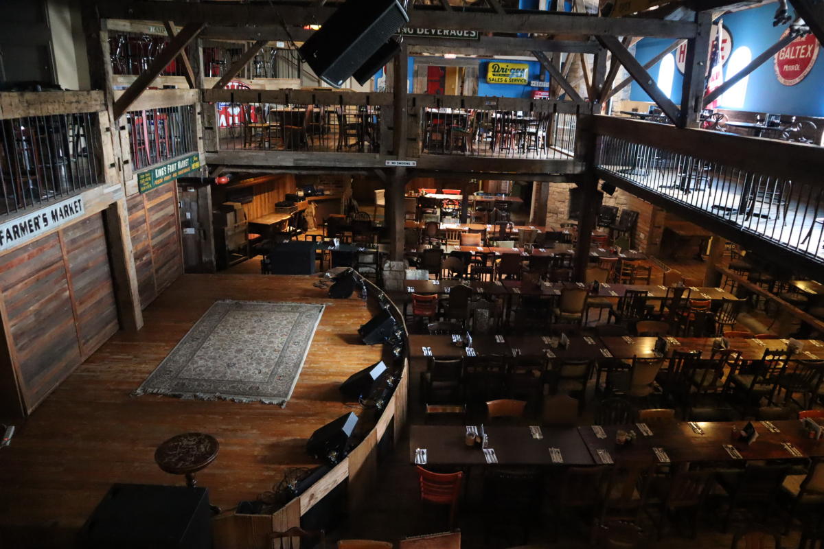 Dosey Doe Big Barn