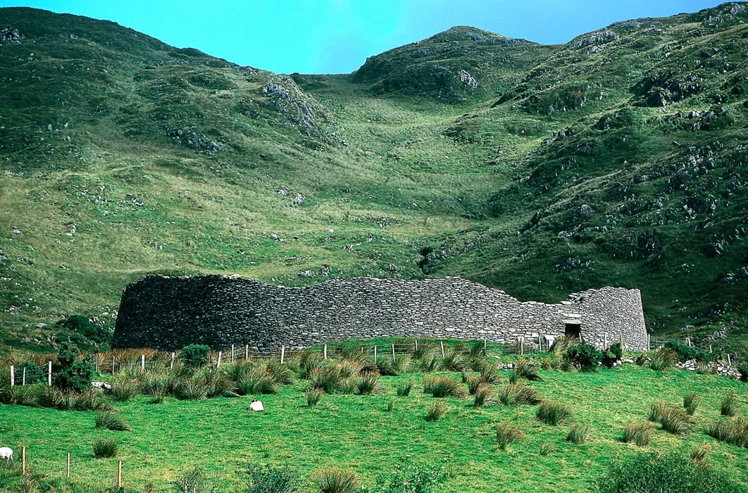 Fairy fort / earthen ringfort in Aghanacrinna
