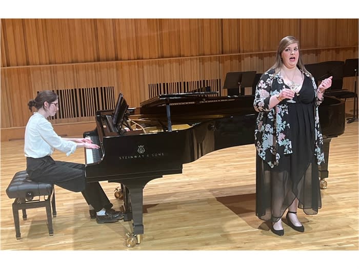 Ellen Smith (soprano) and Elizabeth Haughan (piano)
