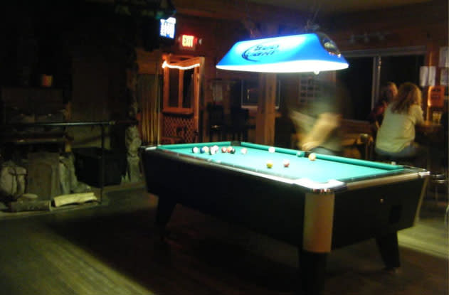 BOTTOM LINE BAR & GRILL