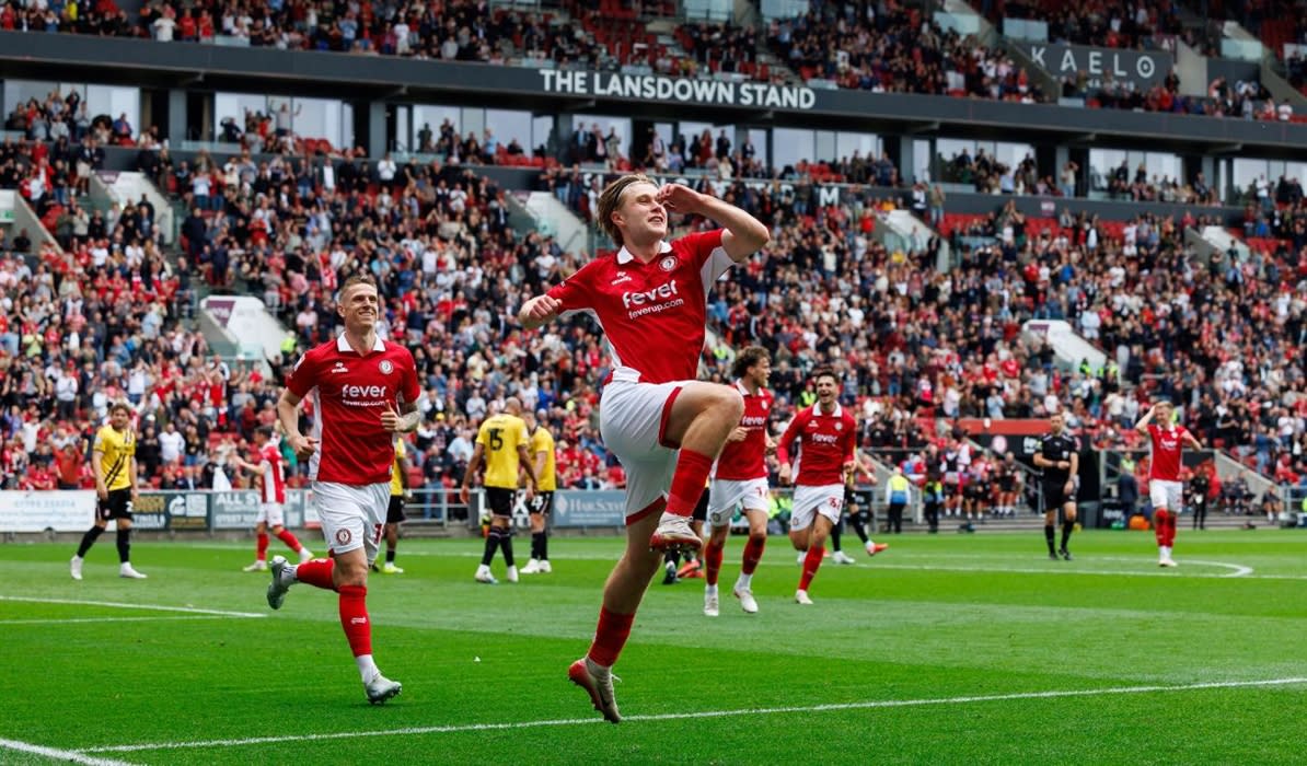 Bristol City vs Queens Park Rangers at Ashton Gate Stadium