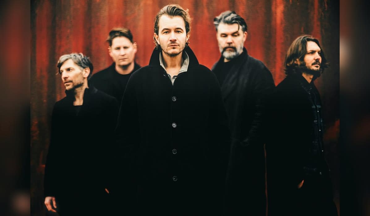 Editors: Stripped Back Performance