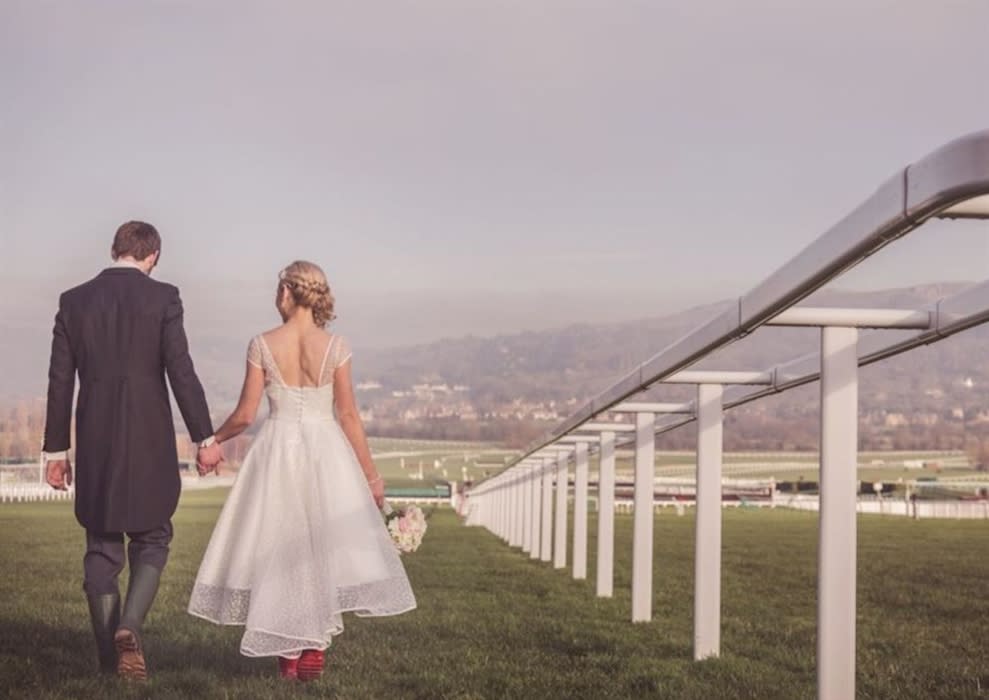 Groom room aintree discount