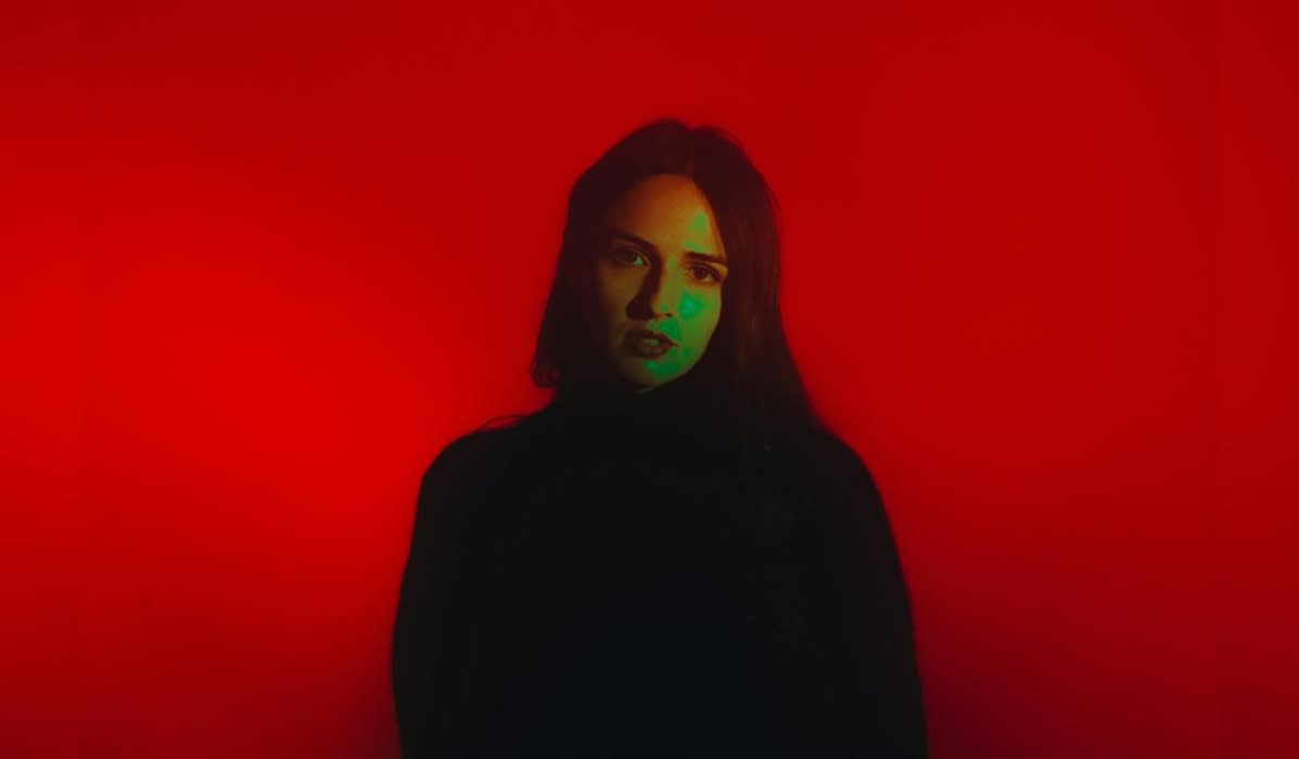Amelia Coburn: Stripped Back + Signing
