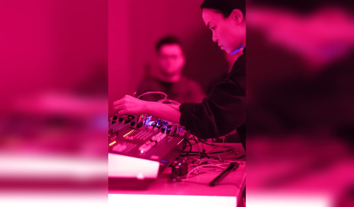 Spatial Sound Performances: Signal Dreaming