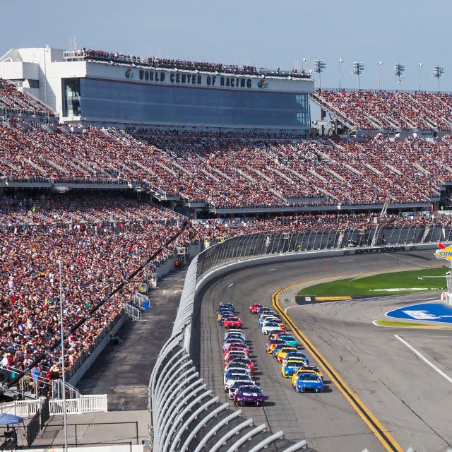 RUN DAYTONA Racing Weekend Daytona - 185644 Daytona 500 Fans Crop True Keep C Q 80 Color Ffffffff U F46jg8 W 640 H 640