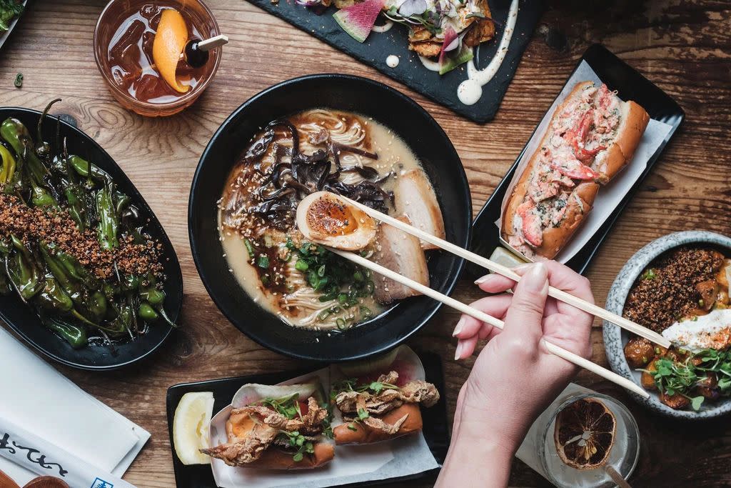 Domu | Orlando, FL | 57273