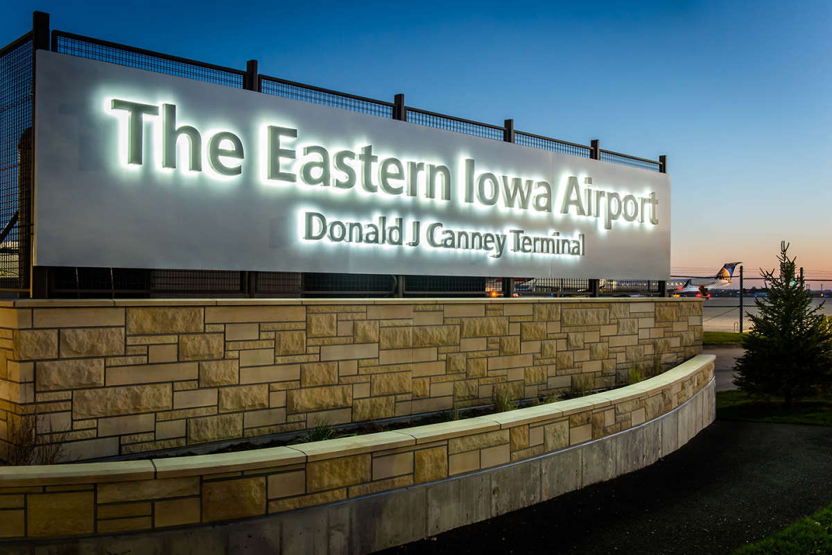 Eastern Iowa Airport The