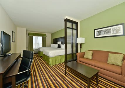 Comfort Suites Western Plaza
