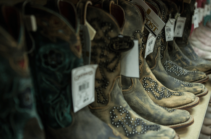 cavender boot store