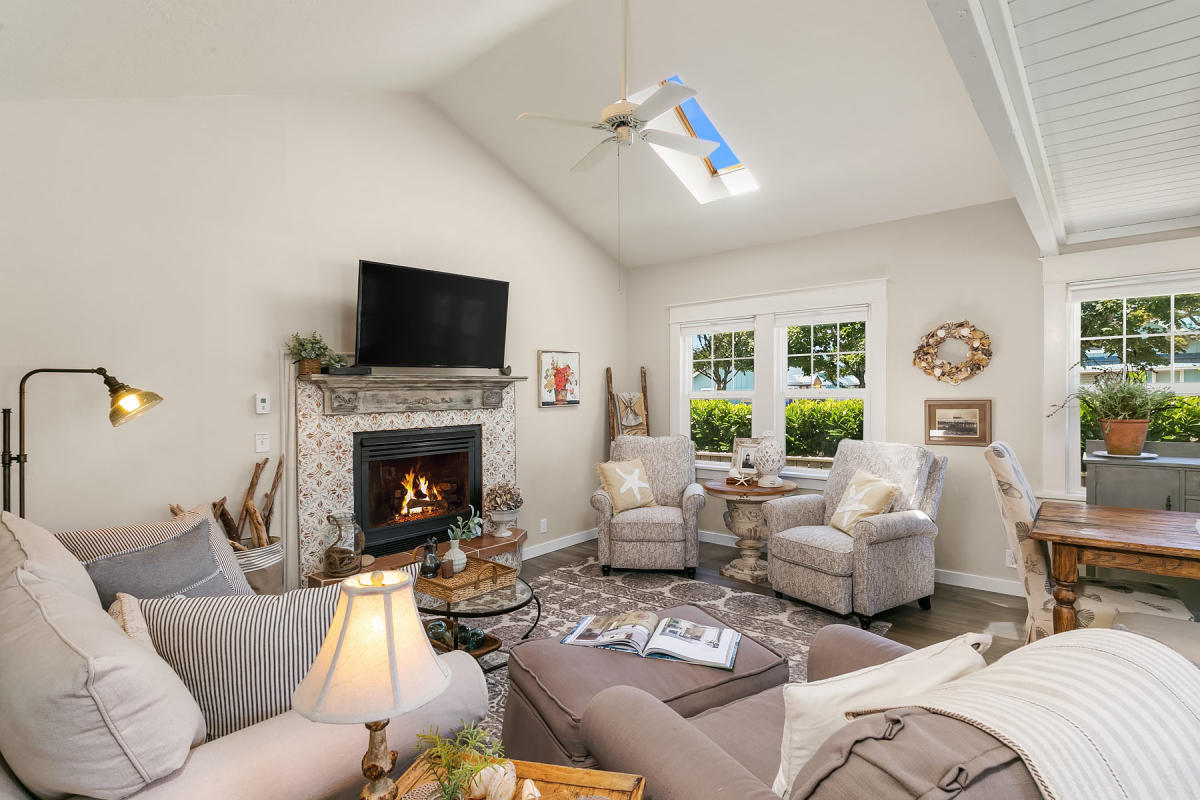 Red Door Cottage Starfish Vacation Rentals
