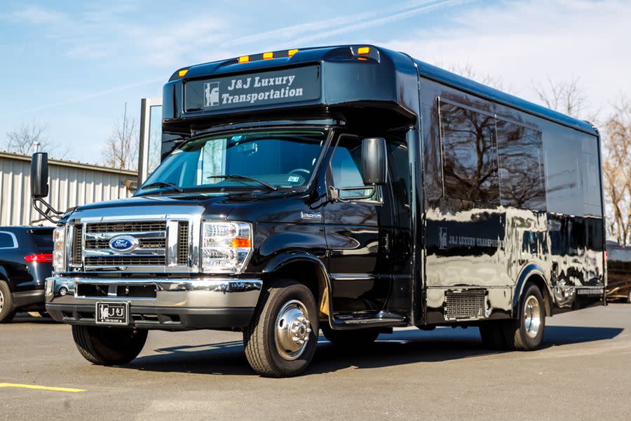 J & J Luxury Transportation Allentown, PA 18109